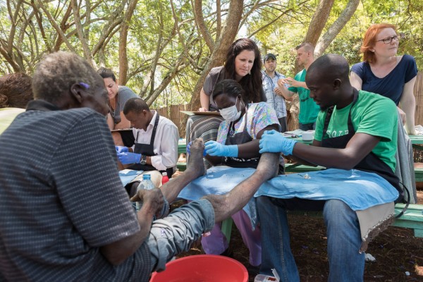 20150317_uganda-jigger-clinic_0126