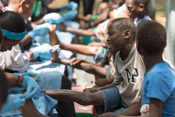 20150317_uganda-jigger-clinic_0232